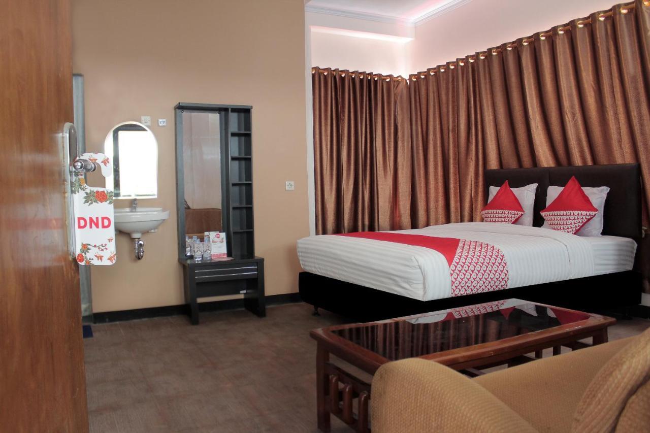 Hotel Oyo 222 M@Jayakarta Extérieur photo
