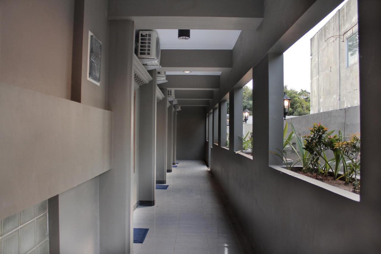 Hotel Oyo 222 M@Jayakarta Extérieur photo