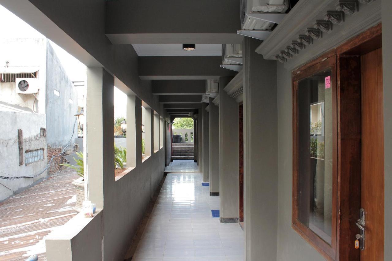 Hotel Oyo 222 M@Jayakarta Extérieur photo